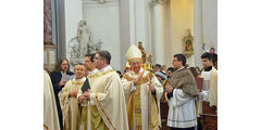 Aussendung der Sternsinger im Hohen Dom zu Fulda (Foto: Karl-Franz Thiede)